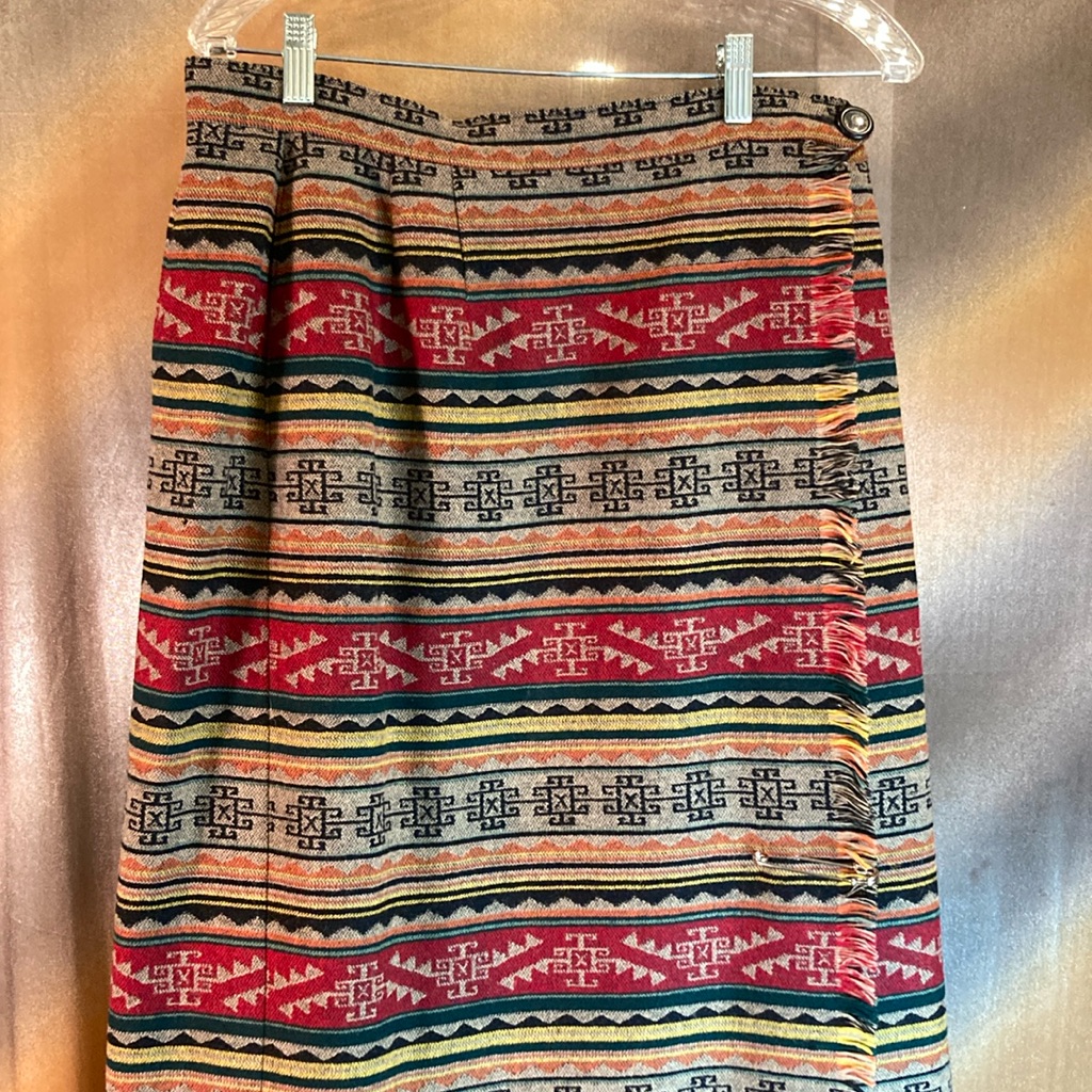Knockabouts By Pendleton Skirt Lined Wool With Large Pin To Hold Skirt Closed.